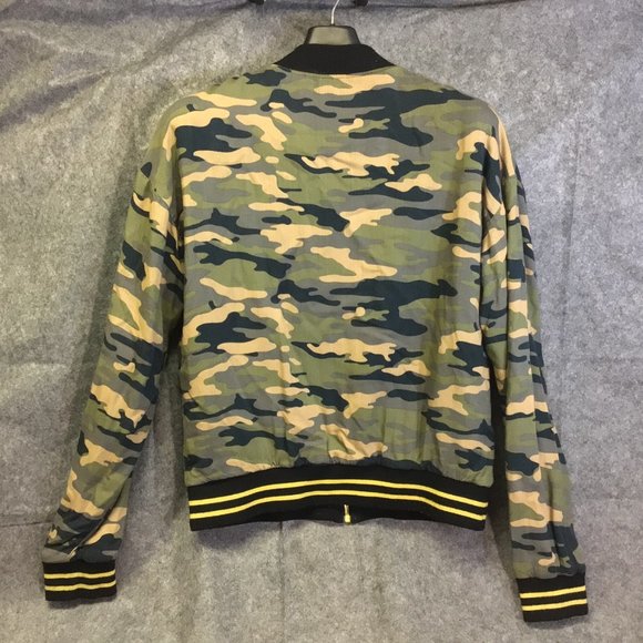 True Religion TR Logo stitched Women's Camo Bomber Jacket WD00175C Size: Large - Picture 2 of 9